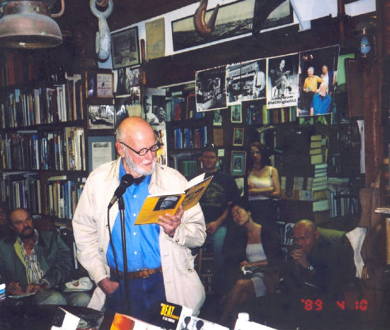 ferlinghetti_reading.jpg